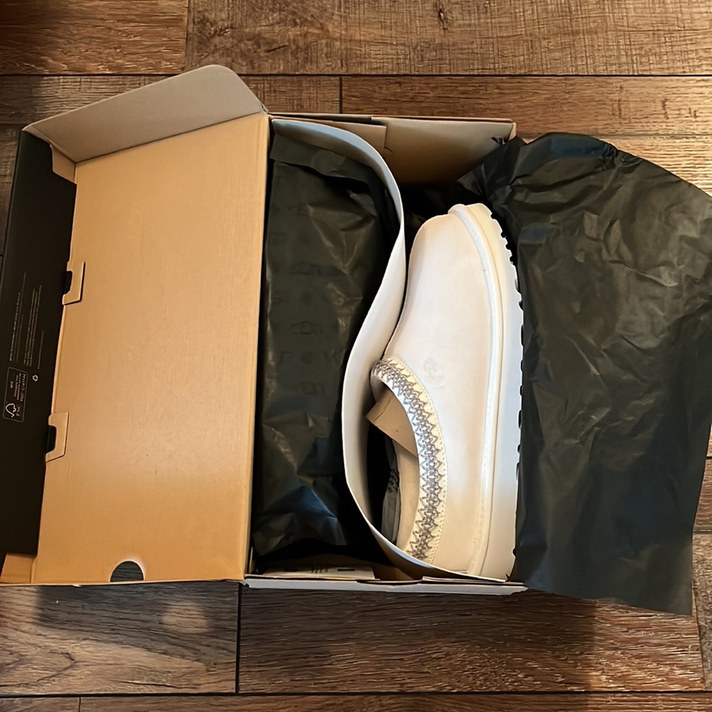 UGG Tasman